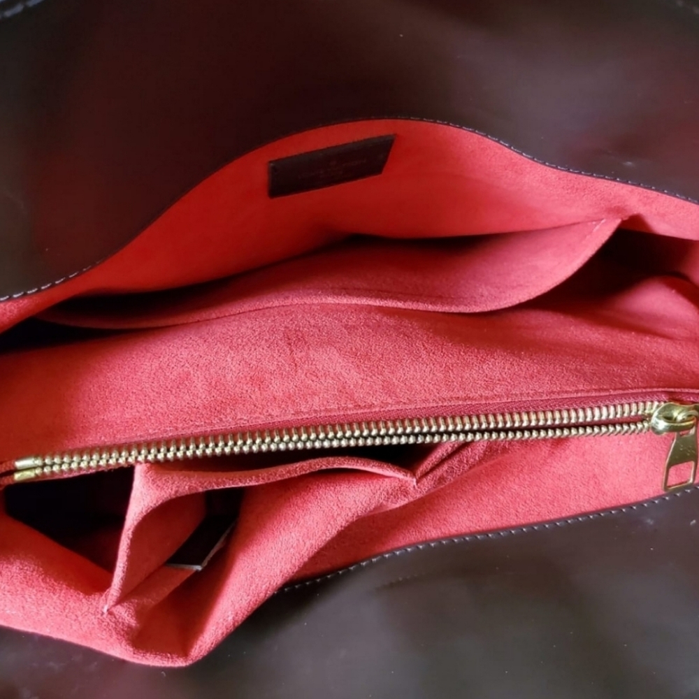 Louis Vuitton Rivoli MM - Picture 12 of 14